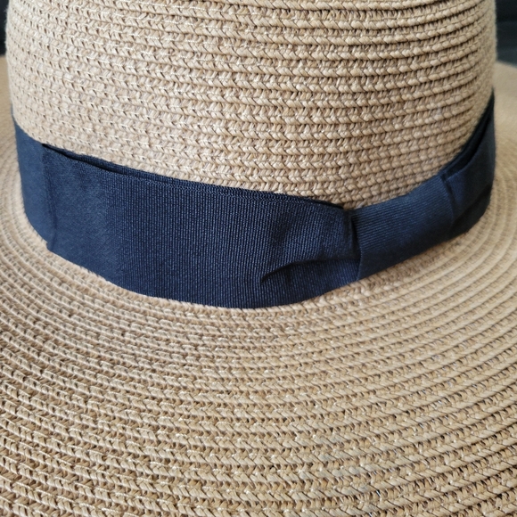 Packable beach hat - Picture 3 of 10